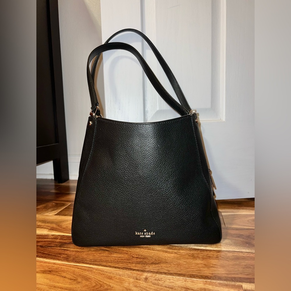 LEILA MEDIUM TRIPLE COMPARTMENT SHOULDER BAG in BLACK